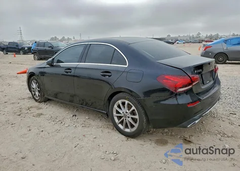2019 Mercedes-Benz A 220 4Matic z USA, uszkodzony, nr VIN WDD3G4FB7KW020857